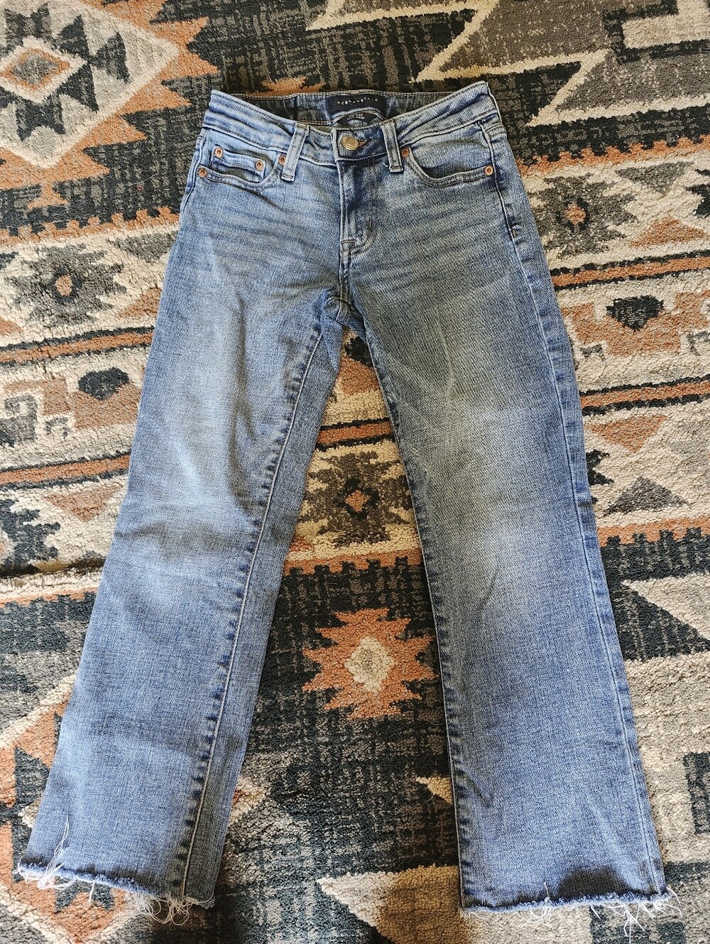 Aeropostale Mid Rise Kick Crop Jeans 000